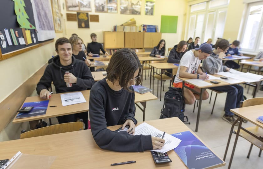 Matura próbna 2022 w LO XV we Wrocławiu