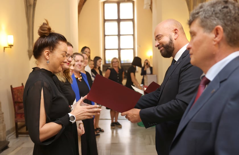 Nauczycielami mianowanymi zostało w sumie 273 nauczycielek i nauczycieli
