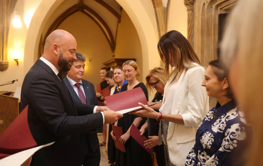 Nauczycielami mianowanymi zostało w sumie 273 nauczycielek i nauczycieli