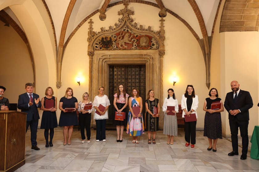 Nauczycielami mianowanymi zostało w sumie 273 nauczycielek i nauczycieli