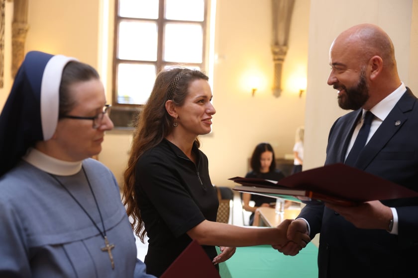 Nauczycielami mianowanymi zostało w sumie 273 nauczycielek i nauczycieli