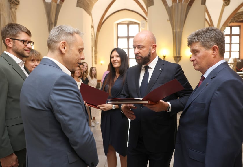 Nauczycielami mianowanymi zostało w sumie 273 nauczycielek i nauczycieli