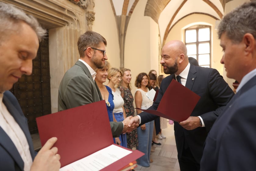 Nauczycielami mianowanymi zostało w sumie 273 nauczycielek i nauczycieli