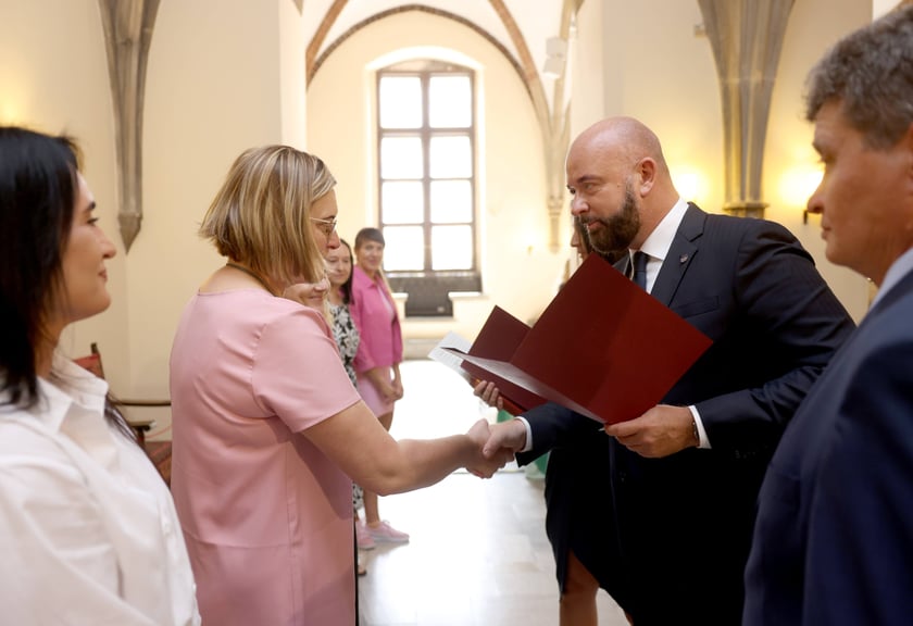 Nauczycielami mianowanymi zostało w sumie 273 nauczycielek i nauczycieli