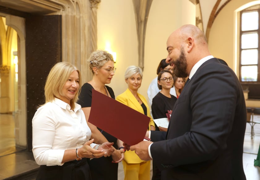 Nauczycielami mianowanymi zostało w sumie 273 nauczycielek i nauczycieli