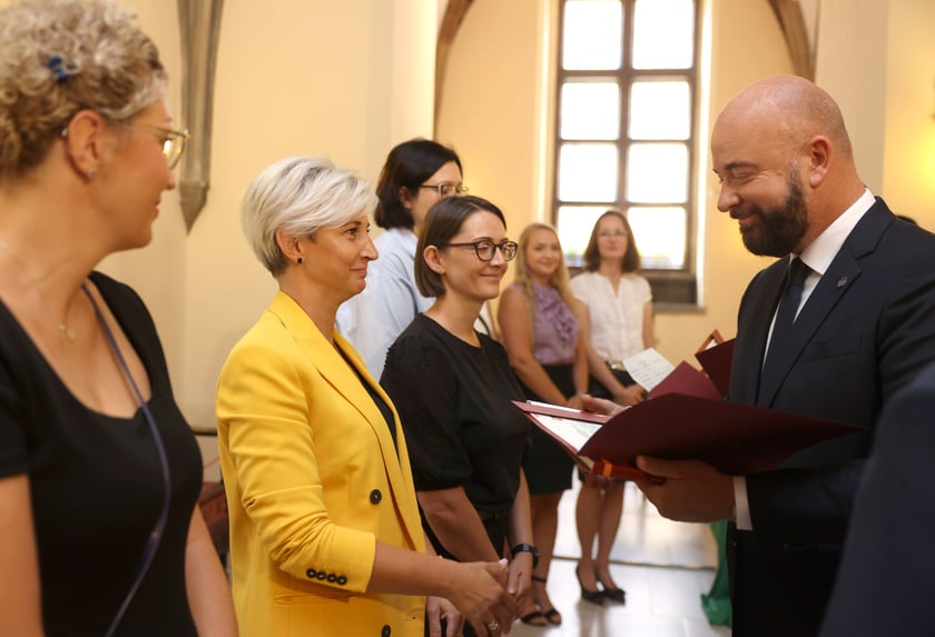 Nauczycielami mianowanymi zostało w sumie 273 nauczycielek i nauczycieli