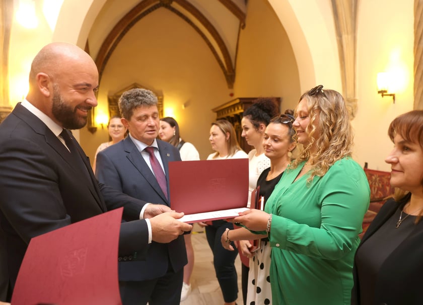 Nauczycielami mianowanymi zostało w sumie 273 nauczycielek i nauczycieli