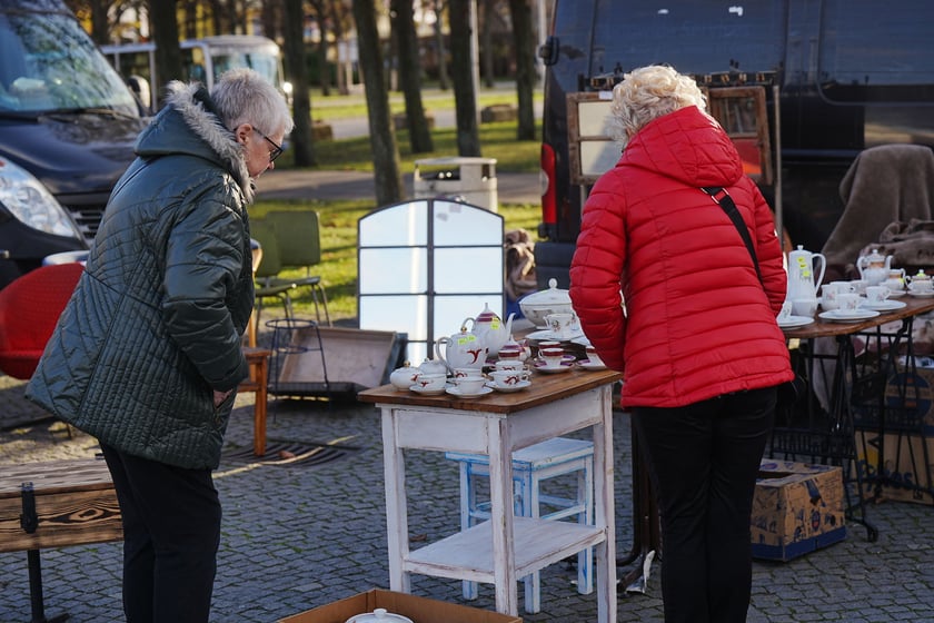 Giełda staroci przy Hali Stulecia - 23-24 listopada