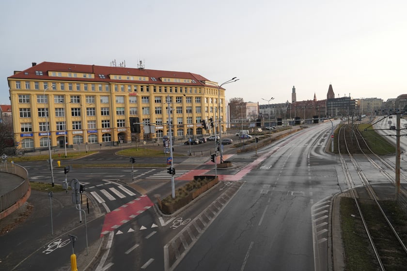 Wrocław w noworoczny poranek wyglądał tak, jakby tu nikt nie mieszkał...