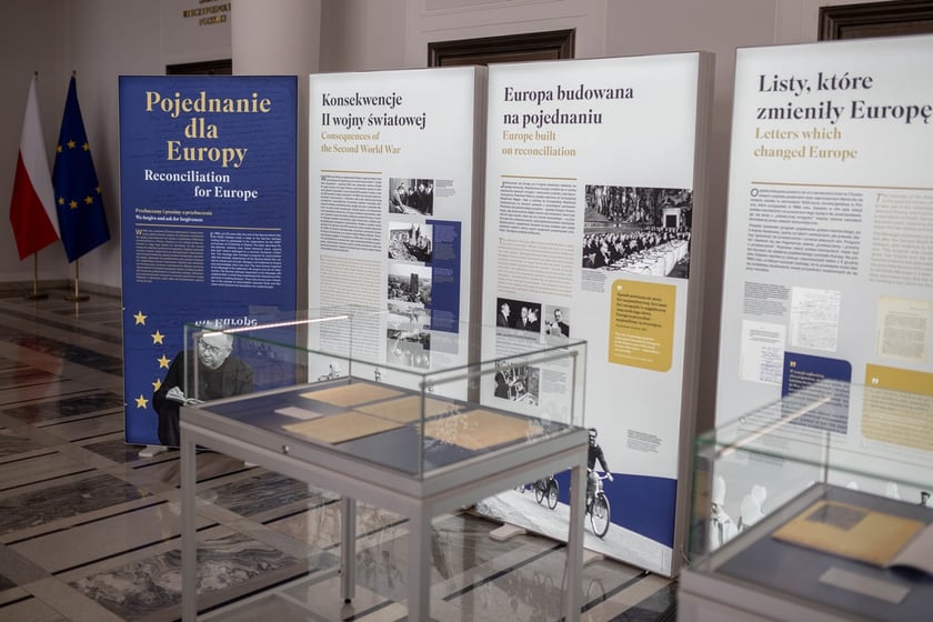 Otwarcie wystawy "Pojednanie dla Europy" w Senacie