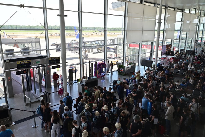 Wrocławskie lotnisko w przeddzień wakacji