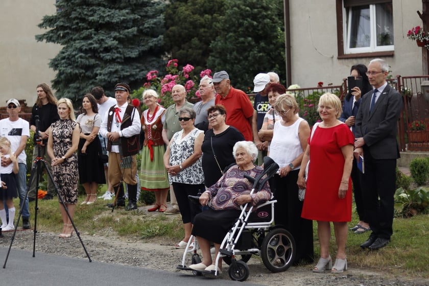 W Pawłowie Trzebnickim przy budynku dawnej szkoły zorganizowano wystawę poświęconą pierwszej polskiej szkole na Dolnym Śląsku