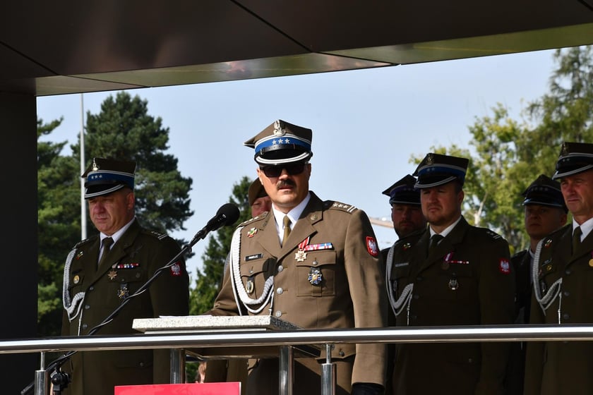 W sobotę 9 sierpnia żołnierze odbywający przeszkolenie w ramach programu Wakacje z Wojskiem złożyli uroczystą przysięgę wojskową na sztandar 10 Wrocławskiej Brygady Łączności