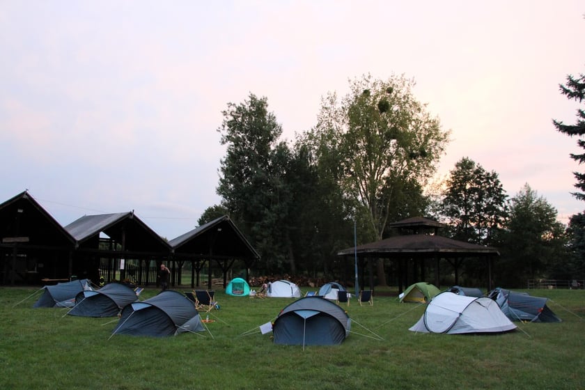 Nocowanka w Park Glinianki