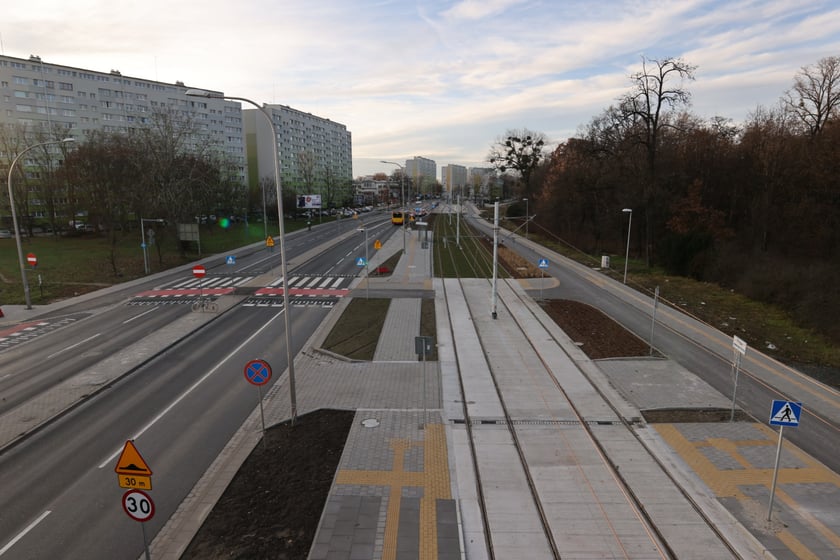 Ulica Powowicka pierwszego dnia po remoncie