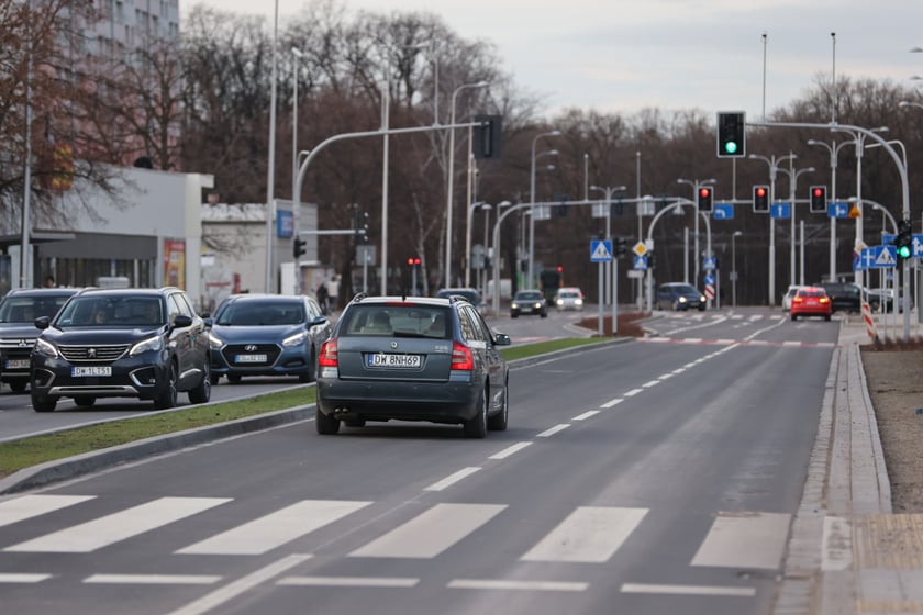 Ulica Powowicka pierwszego dnia po remoncie