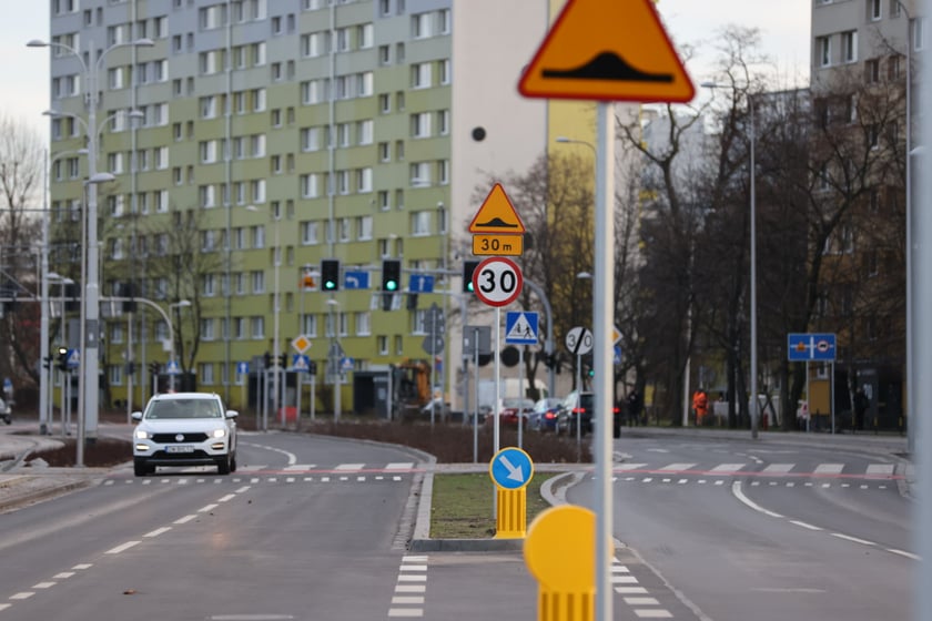 Ulica Powowicka pierwszego dnia po remoncie