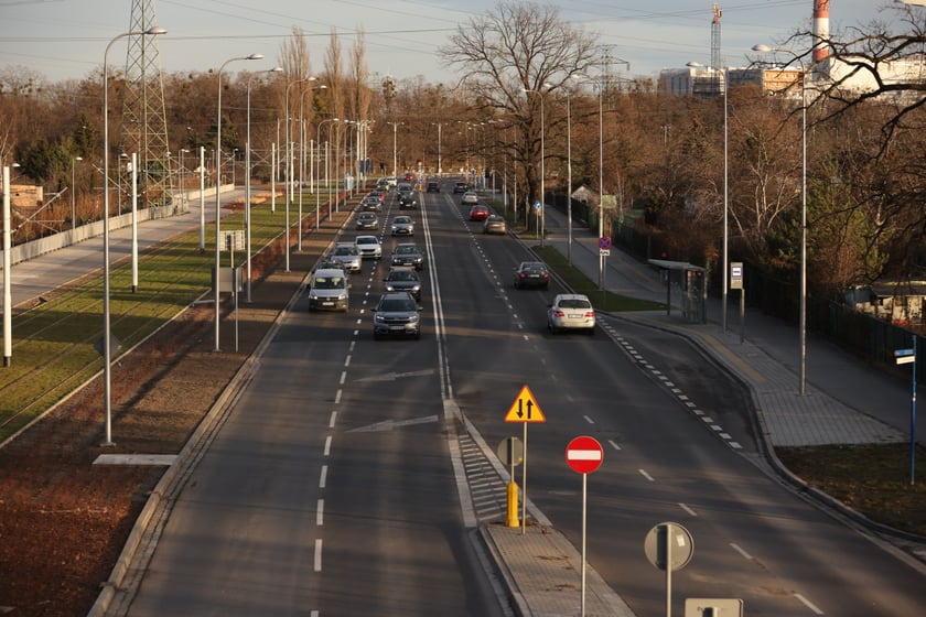 Ulica Powowicka pierwszego dnia po remoncie