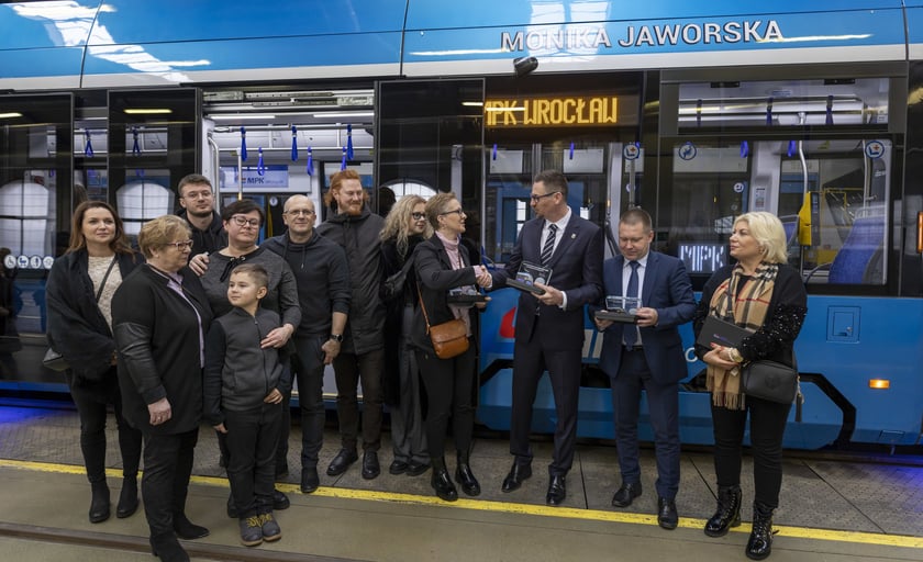 Uroczystość nadania imienia Moniki Jaworskiej tramwajowi wrocławskiego MPK