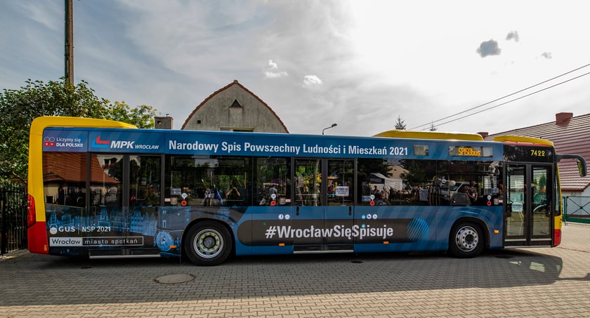 Funkcjonariusze Straży Granicznej podczas wypełniania obowiązk&oacute;w służbowych.
Potrzebna jest ważna legitymacja służbowa.