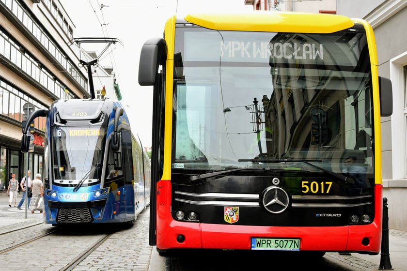 W czerwcu 2022 r. elektrycznego Mercedesa testowało wrocławskie MPK.