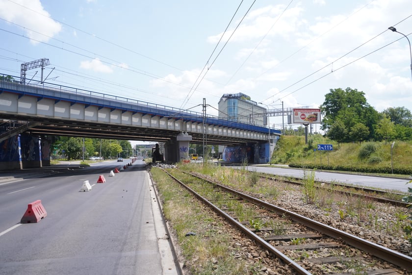 Remont torowiska na ul. Legnickiej. Prace ruszyły 18 czerwca