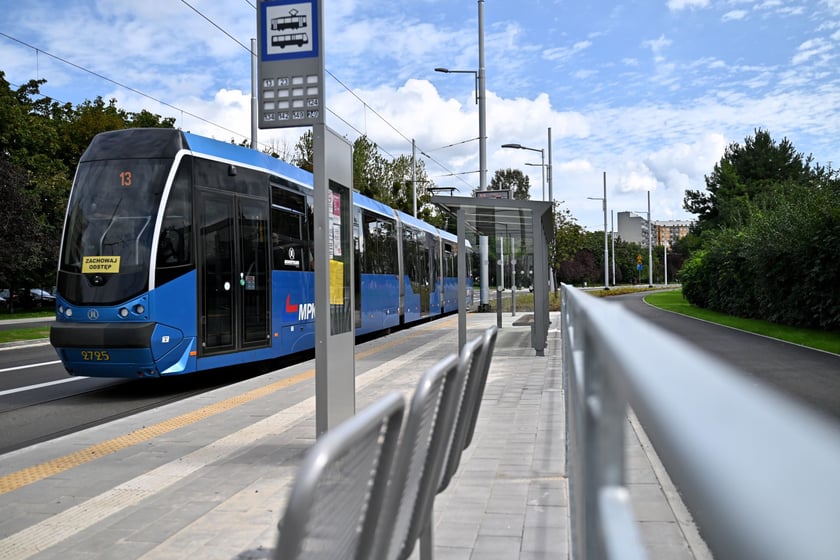 Pierwszy dzień regularnych kursów tramwajów na Nowy Dwór.