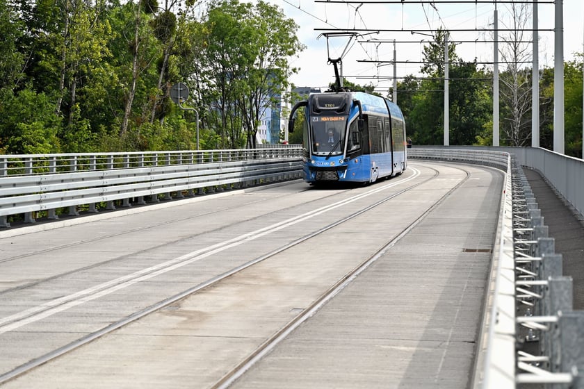Pierwszy dzień regularnych kursów tramwajów na Nowy Dwór.