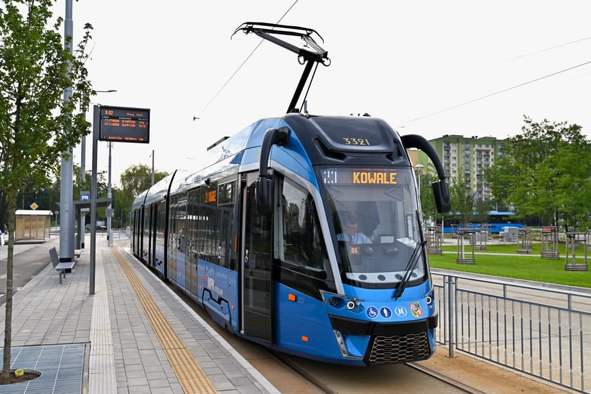 Pierwszy dzień regularnych kursów tramwajów na Nowy Dwór.