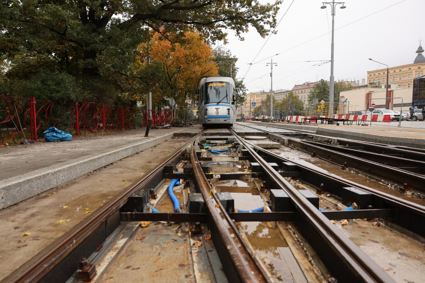 Próbne przejazdy tramwajów przez plac Staszica.