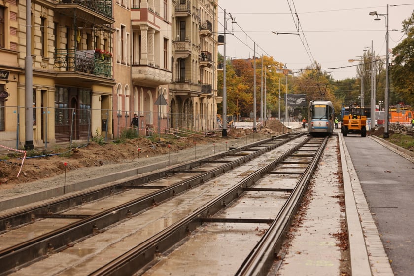 Próbne przejazdy tramwajów przez plac Staszica.