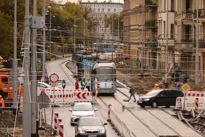 Próbne przejazdy tramwajów przez plac Staszica.