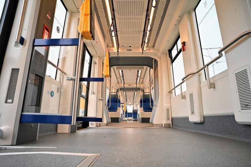 Wnętrze Pesy Twist 146N o numerze 3401 - pierwszego tego typu tramwaju w MPK Wrocław.