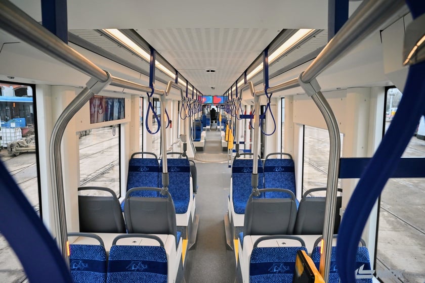 Wnętrze Pesy Twist 146N o numerze 3401 - pierwszego tego typu tramwaju w MPK Wrocław.