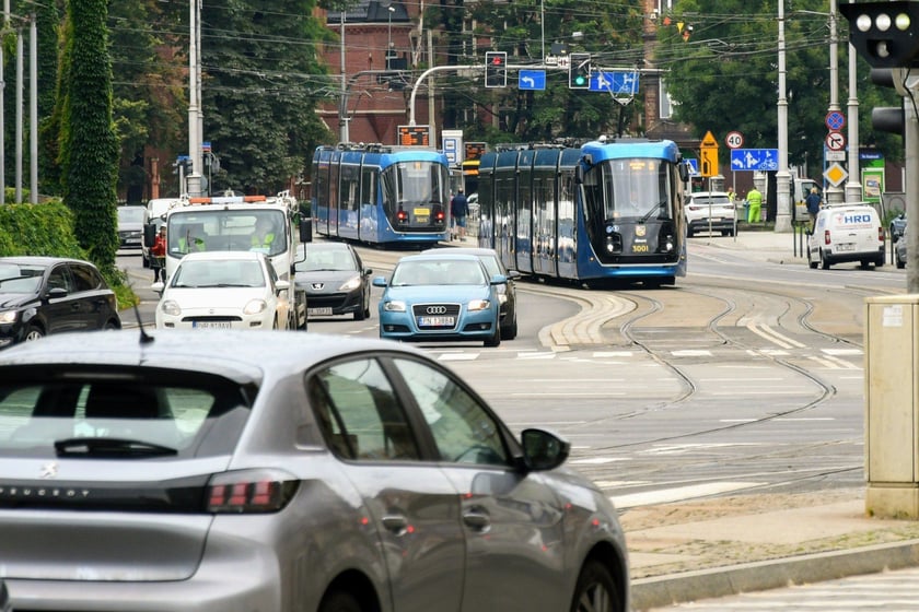 MPK Wrocław posiada 17 tramwajów Skoda 16T wyprodukowanych w latach 2006-2007. Gruntowną modernizację przeszły w latach 2021-2022.