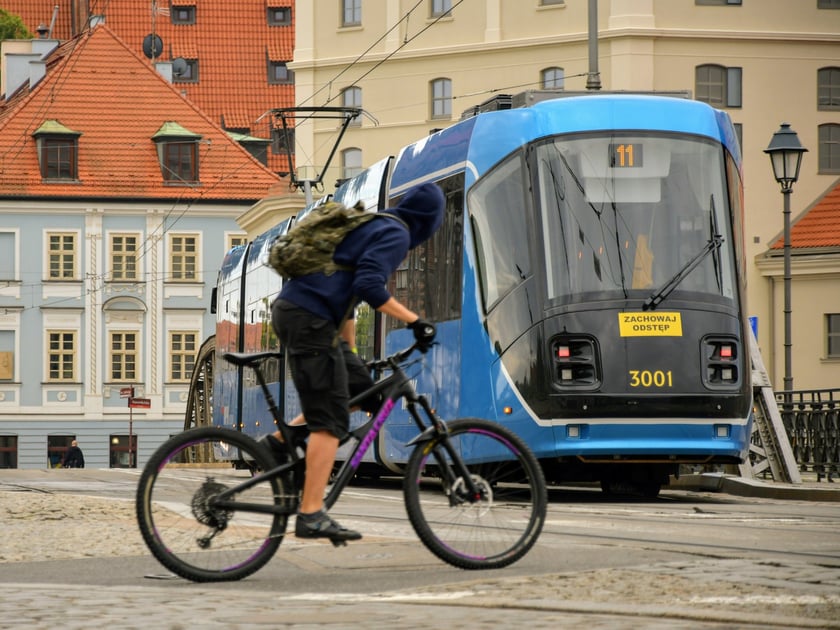 MPK Wrocław posiada 17 tramwajów Skoda 16T wyprodukowanych w latach 2006-2007. Gruntowną modernizację przeszły w latach 2021-2022.