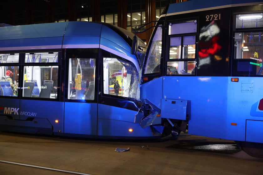 Zderzenie dwóch tramwajów na placu Dominikańskim we Wrocławiu