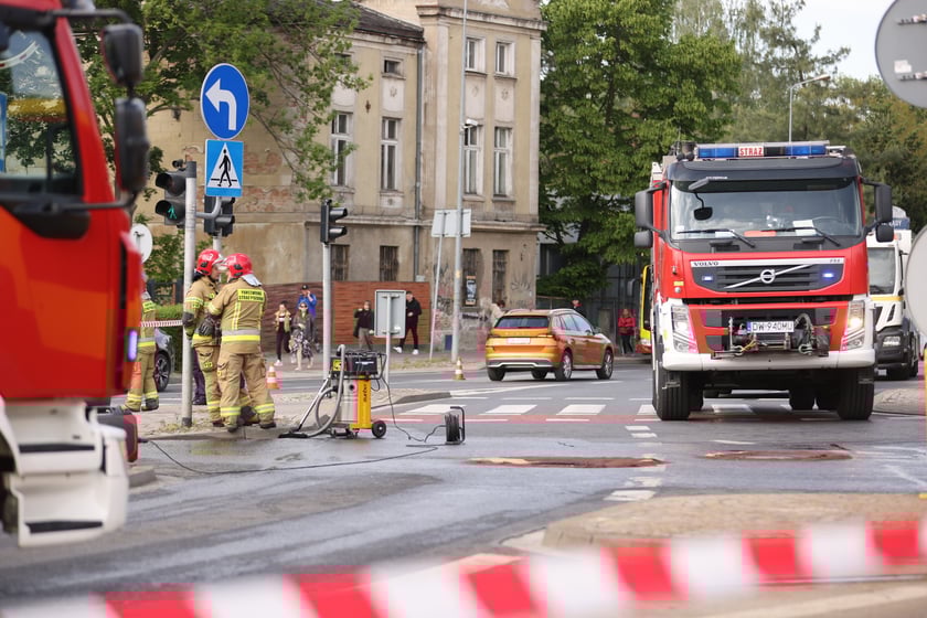 Wypadek na Kochanowskiego z udziałem autobusu i tramwaju