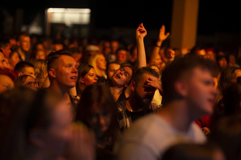 Koncert w rocznice powodzi Wrocław 22 sierpnia, MESAJAH feat, Grubson, Jagoda Kret, Sound?n?Grace, Miodu (Jamal), Gutek (Indios Bravos), I Grades, Kasia Kowalska.