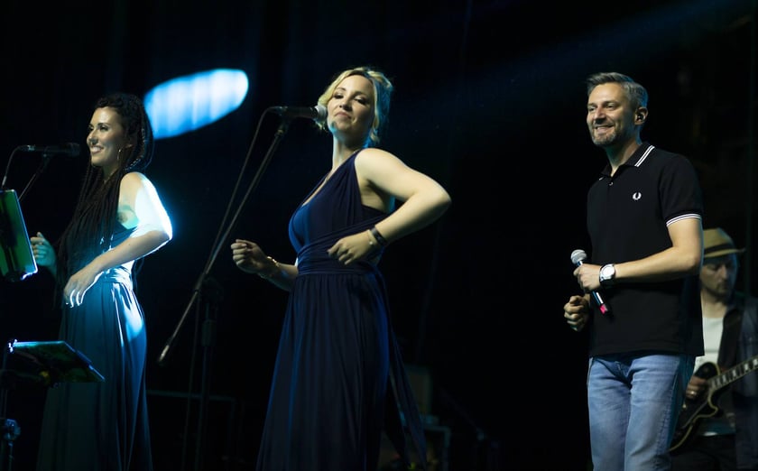 Koncert w rocznice powodzi Wrocław 22 sierpnia, MESAJAH feat, Grubson, Jagoda Kret, Sound?n?Grace, Miodu (Jamal), Gutek (Indios Bravos), I Grades, Kasia Kowalska.