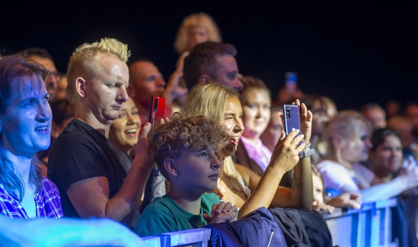 Koncert w rocznice powodzi Wrocław 22 sierpnia, MESAJAH feat, Grubson, Jagoda Kret, Sound?n?Grace, Miodu (Jamal), Gutek (Indios Bravos), I Grades, Kasia Kowalska.