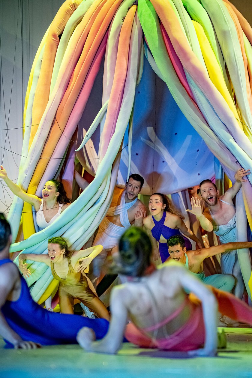 Scena z najnowszej premiery we wrocławskim Capitolu: ?Priscilla, Królowa Pustyni. Musical?. Data premiery: 7 października 2022 roku