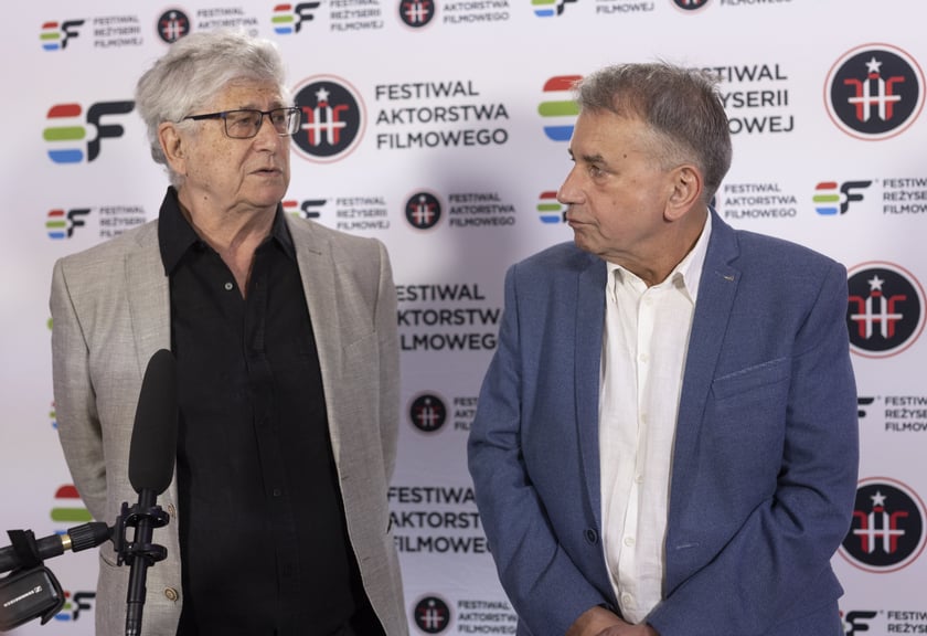 Gala kończąca festiwale: Reżyserii Filmowej i Aktorstwa Filmowego odbyła się we Wrocławiu w czwartek wieczorem, 1 czerwca. Na zdjeciu - od lewej: Feliks Falk i Waldemar Krzystek