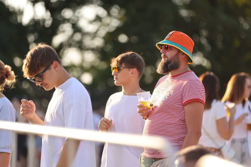 Gorąca zabawa na Santander Letnie Brzmienia 2023. Tłumy na Partynicach.