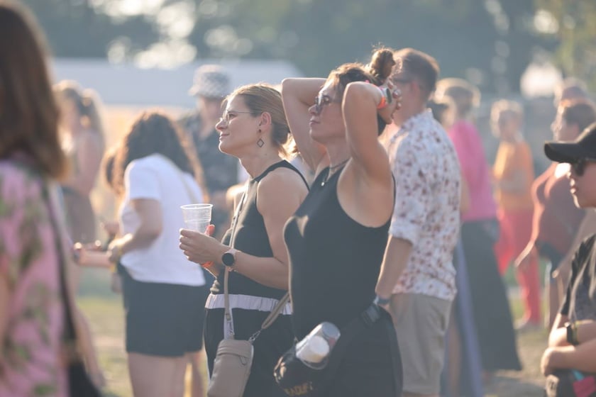 Gorąca zabawa na Santander Letnie Brzmienia 2023. Tłumy na Partynicach.