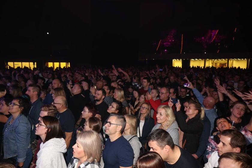 Zagrały gwiazdy IRA, Elektryczne Gitary i T.Love. wROCK for Freedom w Hali Stulecia