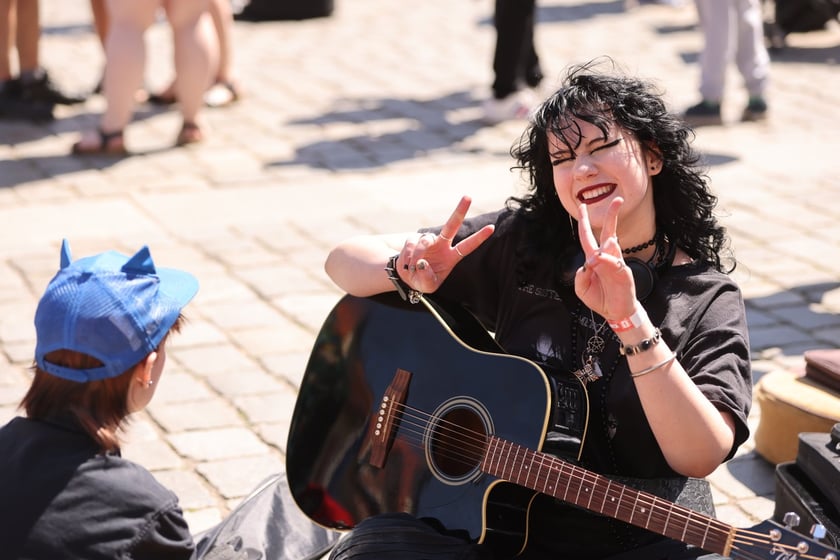 Gitarzyści na wrocławskim rynku. Gitarowy Rekord Świata 2024