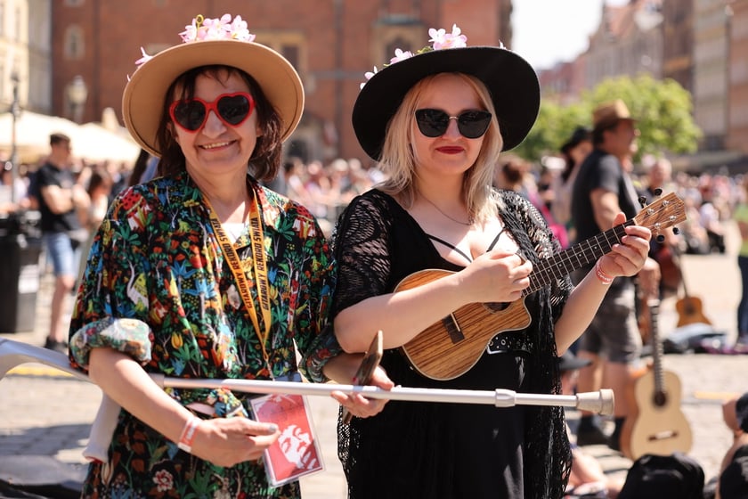 Gitarzyści na wrocławskim rynku. Gitarowy Rekord Świata 2024