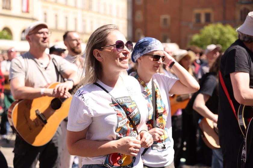 Gitarzyści na wrocławskim rynku. Gitarowy Rekord Świata 2024
