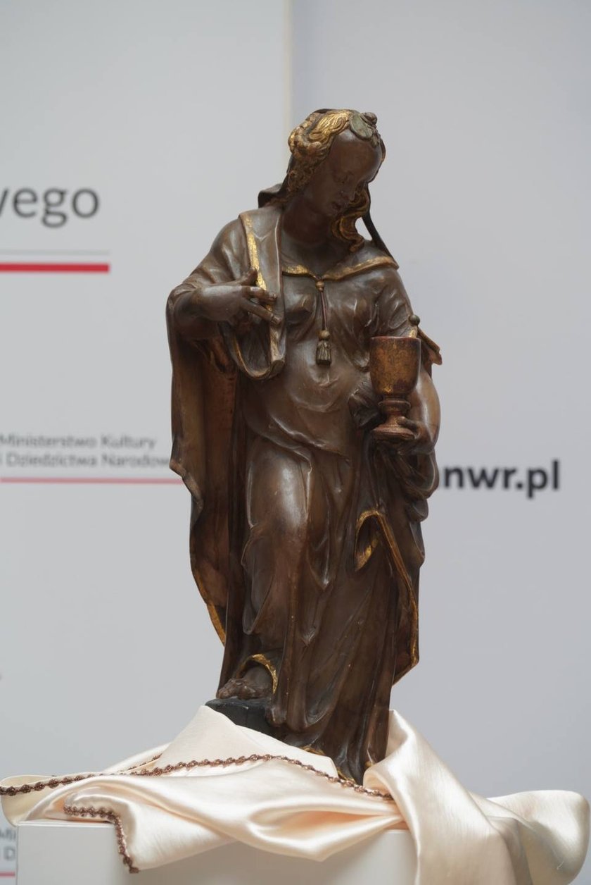 Rzeźba przedstawiająca personifikację Wiary